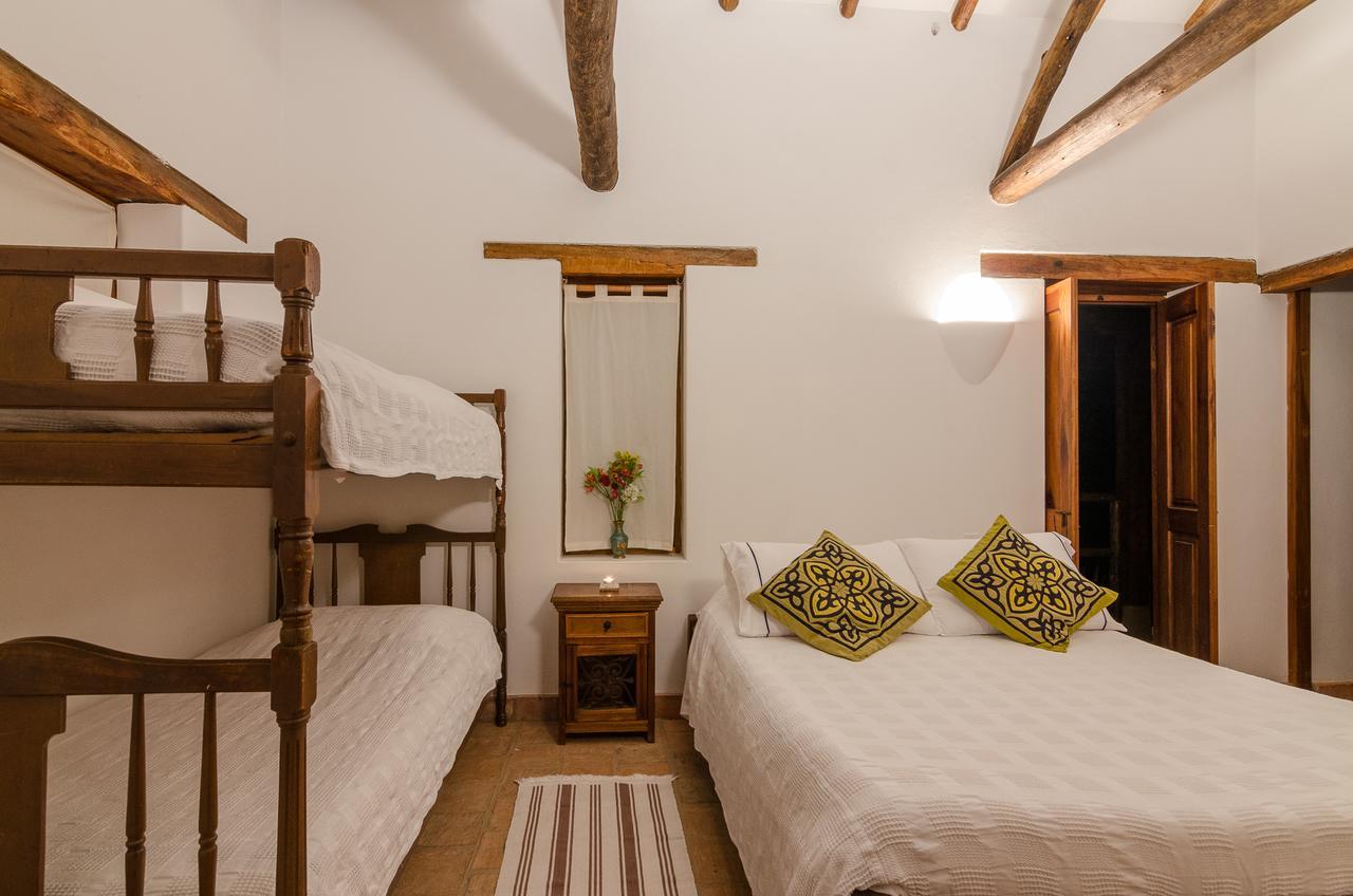 Hostal Casa Del Arte Robles ภายนอก รูปภาพ